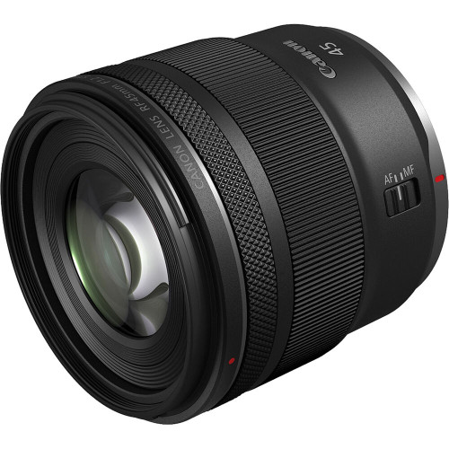 Canon RF 45mm F/1.2 STM mang đến khả năng tách chủ thể hoàn hảo cùng hiệu ứng bokeh ấn tượng